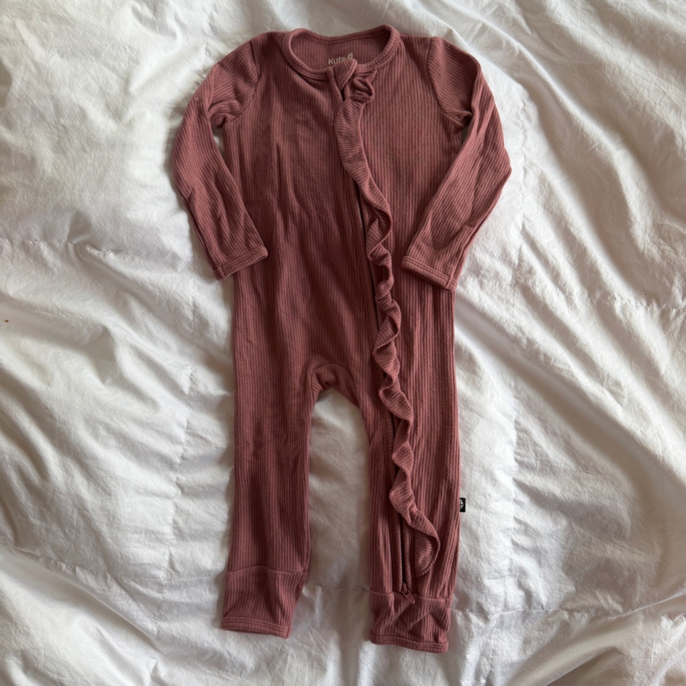 Kyte BABY Ribbed Ruffle Zipper Romper - Picture 3 of 4